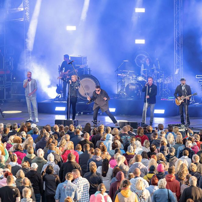 Der Auftritt von der Band Die Prinzen bei der Büsumer Open Air Veranstaltung Legends at the Sea 2022.