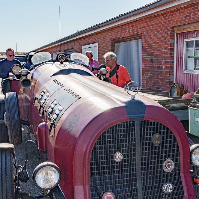 Ein Oldtimer auf dem Oldtimer- und US-Car-Treffen am Büsumer Hafen.