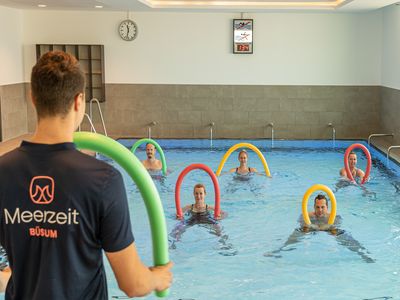 Meerzeit-Buesum-Aquafitness01.jpg Aquafitnesskurs in der Meerzeit Büsum Wellenbad und Spa