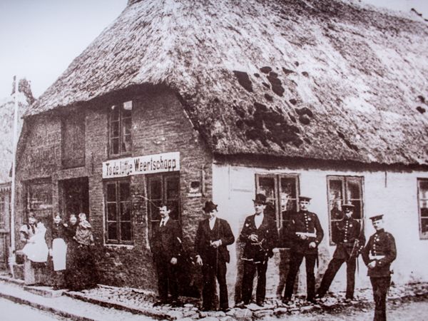 Seit über 100 Jahren in vierter Generation ist die Familie Kolle ein guter Name für hervorragende Gastfreundlichkeit im Nordsee-Heilbad Büsum. 