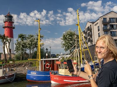 Buesum-Hafen-Handy.jpg Mit dem Urlaubsletter ist man tagesaktuell Zuhause und vor Ort in Büsum informiert.