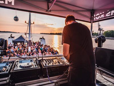 Tanzen auf der MS KOI in Büsum am 5. Juni 2025
