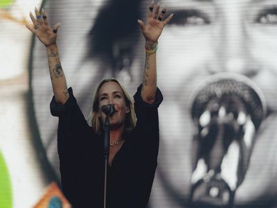 Buesum-Legends-at-the-Sea-SarahConnor_Sommer2023.jpg Am 03.06.2023 wird Sarah Connor als „Legend at the Sea“ auf der Watt-Tribüne für ein musikalisches Feuerwerk sorgen.