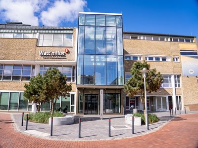 Watt'n Hus Büsum mit Tourist-Information.jpg Die Toursst-Information befindet sich im Watt'n Hus Büsum am Südstrand.