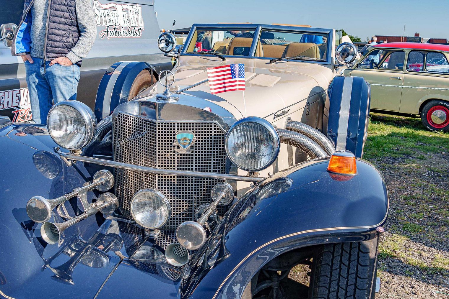 Ein Excalibur-Oldtimer auf dem Oldtimer- und US-Car-Treffen am Büsumer Hafen.